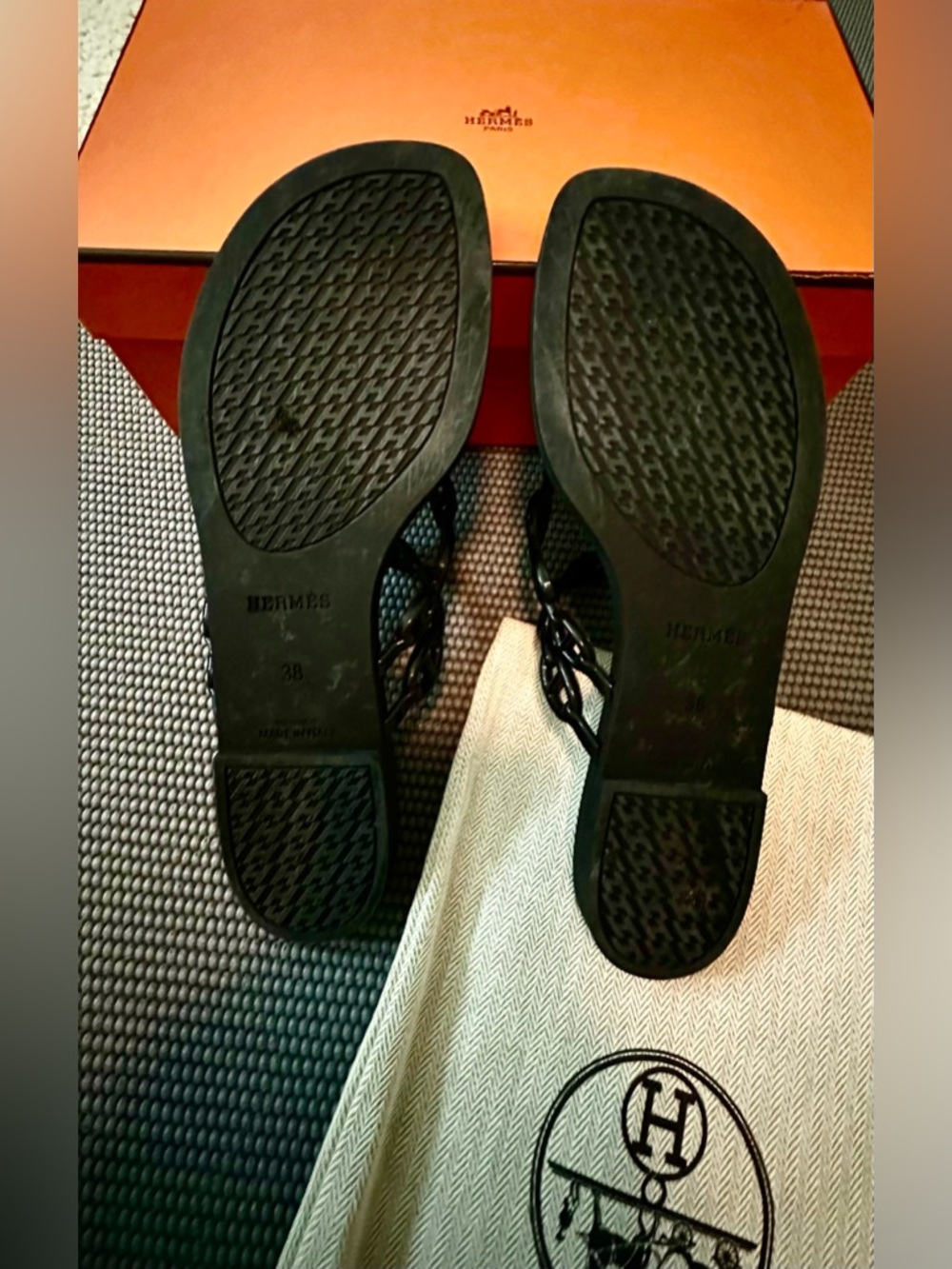 Hermes Black Rubber Chain-Detail Thong Sandals - ONLY WORN 1x. - Size 8 - Picture 6 of 6